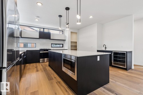 6 10331 Wadhurst Road, Edmonton, AB 