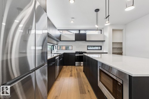 6 10331 Wadhurst Road, Edmonton, AB 