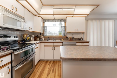 9559 145 Avenue, Edmonton, AB 