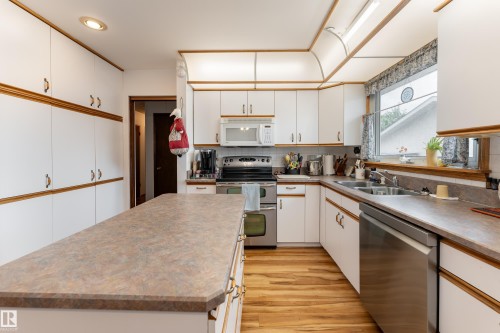 9559 145 Avenue, Edmonton, AB 