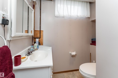 9559 145 Avenue, Edmonton, AB 