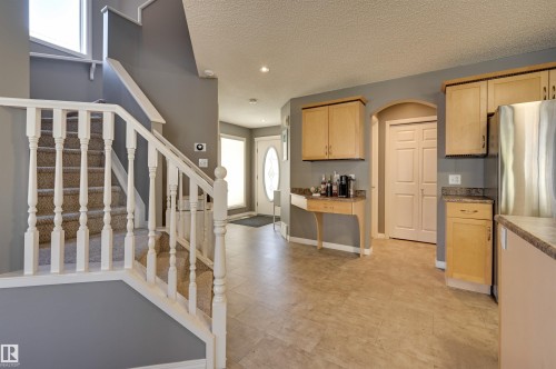 2208 Baker Close, Edmonton, AB 