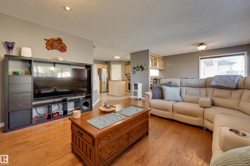 2208 Baker Close, Edmonton, AB 
