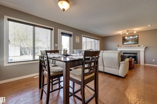 2208 Baker Close, Edmonton, AB 