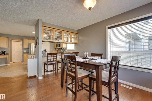 2208 Baker Close, Edmonton, AB 
