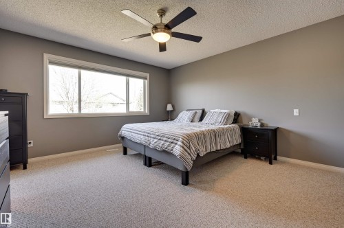 2208 Baker Close, Edmonton, AB 