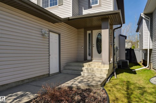 2208 Baker Close, Edmonton, AB 