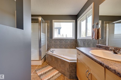 2208 Baker Close, Edmonton, AB 