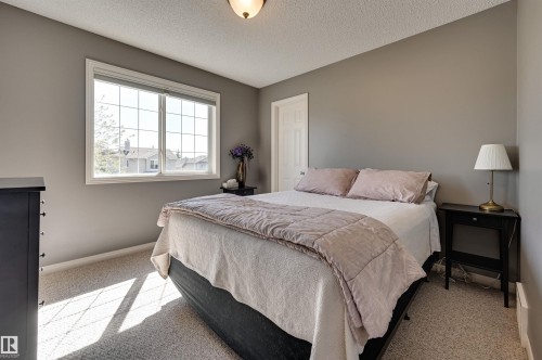 2208 Baker Close, Edmonton, AB 