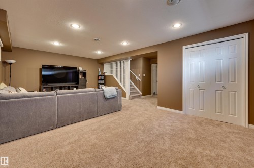 2208 Baker Close, Edmonton, AB 