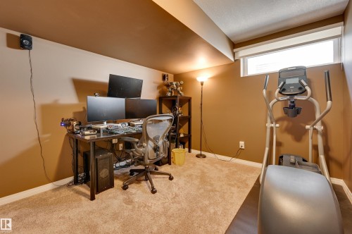 2208 Baker Close, Edmonton, AB 