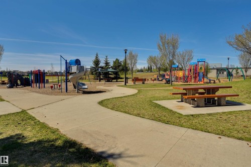 2208 Baker Close, Edmonton, AB 