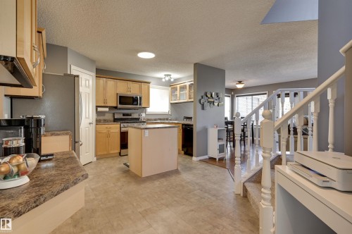 2208 Baker Close, Edmonton, AB 