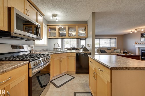 2208 Baker Close, Edmonton, AB 