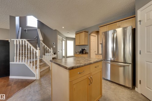 2208 Baker Close, Edmonton, AB 