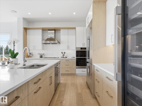 1558 Howes Place, Edmonton, AB - Indoor Photo Showing Kitchen With Double Sink With Upgraded Kitchen