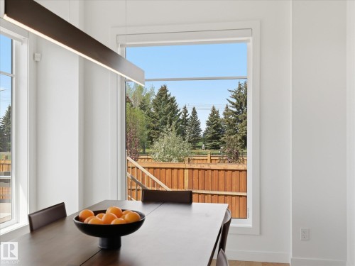 1558 Howes Place, Edmonton, AB - Indoor Photo Showing Dining Room