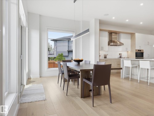 1558 Howes Place, Edmonton, AB - Indoor Photo Showing Dining Room