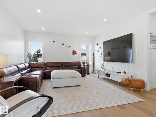 1558 Howes Place, Edmonton, AB - Indoor Photo Showing Living Room
