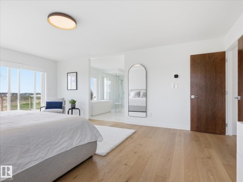1558 Howes Place, Edmonton, AB - Indoor Photo Showing Bedroom