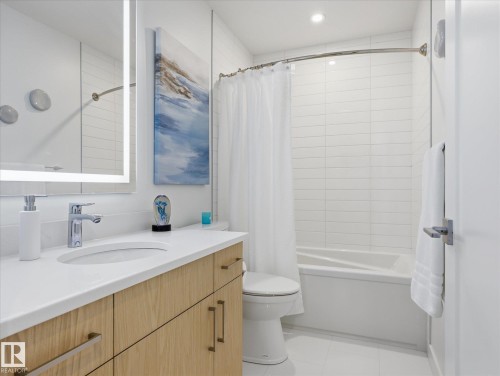 1558 Howes Place, Edmonton, AB - Indoor Photo Showing Bathroom