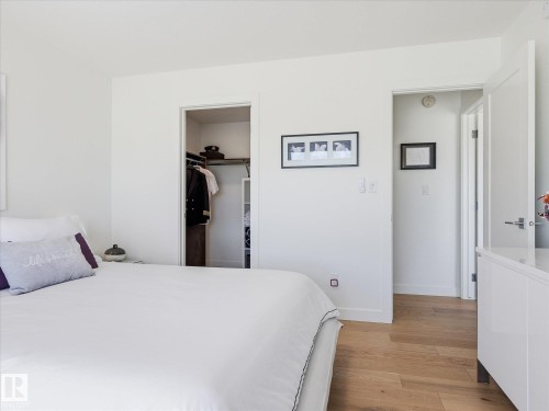 1558 Howes Place, Edmonton, AB - Indoor Photo Showing Bedroom