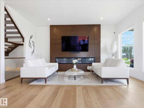 1558 Howes Place, Edmonton, AB - Indoor Photo Showing Living Room