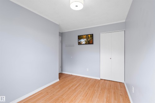 17007 95 Street, Edmonton, AB 