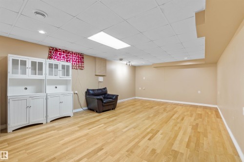 17007 95 Street, Edmonton, AB 
