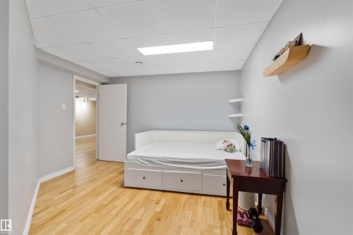 17007 95 Street, Edmonton, AB 