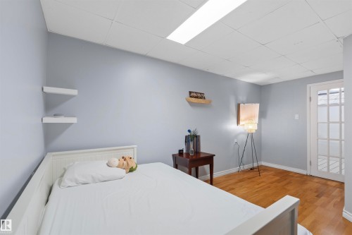 17007 95 Street, Edmonton, AB 