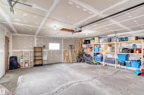 17007 95 Street, Edmonton, AB 