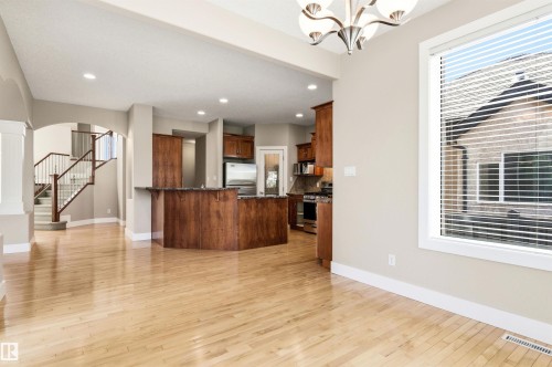 1512 Thorogood Close, Edmonton, AB 