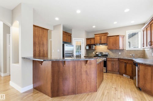 1512 Thorogood Close, Edmonton, AB 