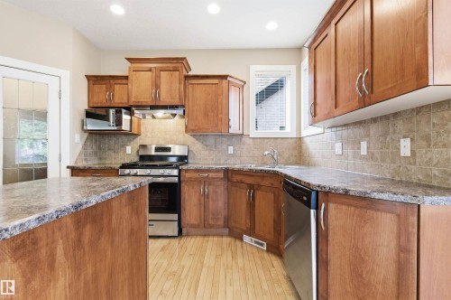 1512 Thorogood Close, Edmonton, AB 