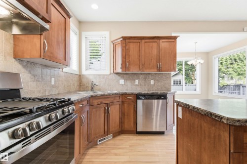 1512 Thorogood Close, Edmonton, AB 