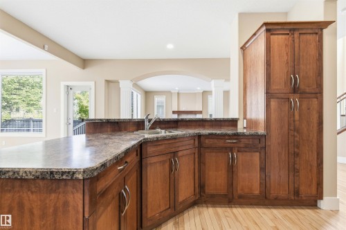 1512 Thorogood Close, Edmonton, AB 