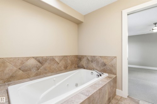 1512 Thorogood Close, Edmonton, AB 