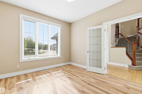 1512 Thorogood Close, Edmonton, AB 