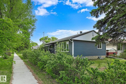 11334 52 Street, Edmonton, AB 