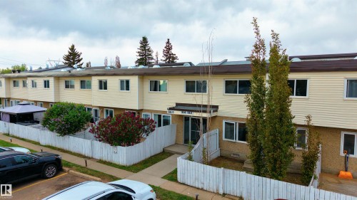 116 16348 109 Street, Edmonton, AB - Outdoor