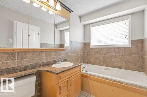30 Harvest Bay, Stony Plain, AB 