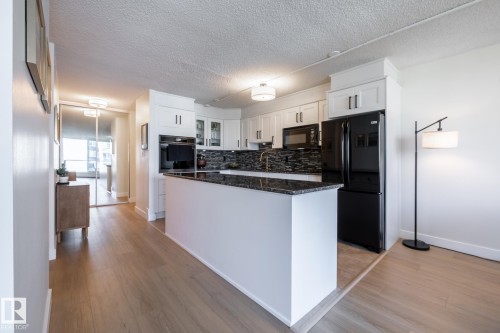 Kitchen - 807 10011 116 Street, Edmonton, AB 