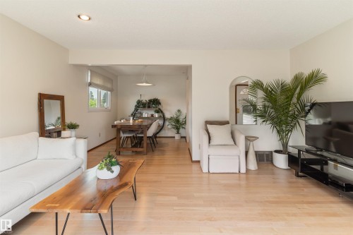 6203 87 Avenue, Edmonton, AB 