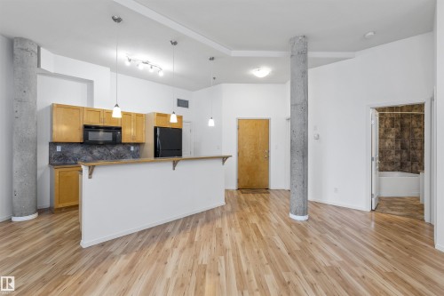 202 10123 112 Street, Edmonton, AB 