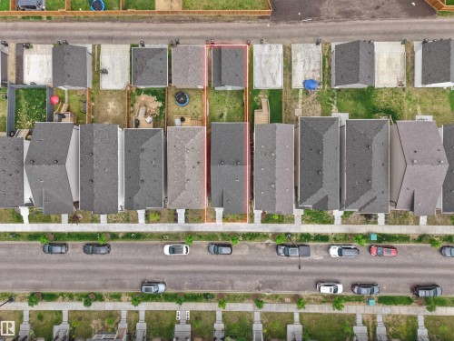 Image quality insufficient for description - 5022 Kinney Link Sw, Edmonton, AB 