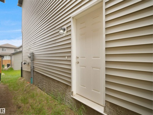 Exterior entry - 5022 Kinney Link Sw, Edmonton, AB 