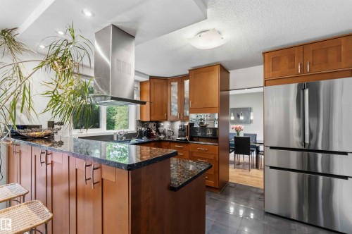 1832 104A Street, Edmonton, AB 
