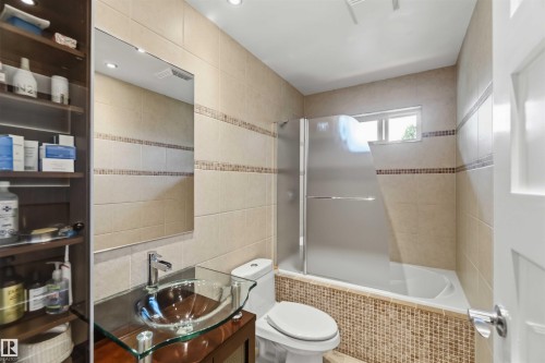 1832 104A Street, Edmonton, AB 