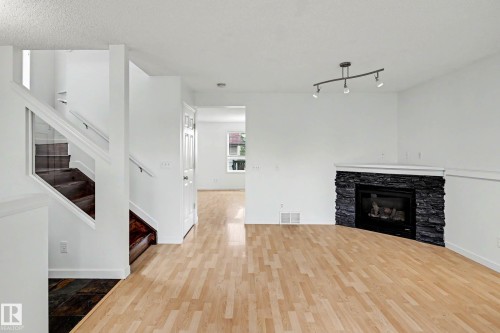 14014 158A Avenue, Edmonton, AB 